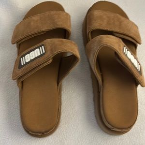 UGG Greer Platform Sandal